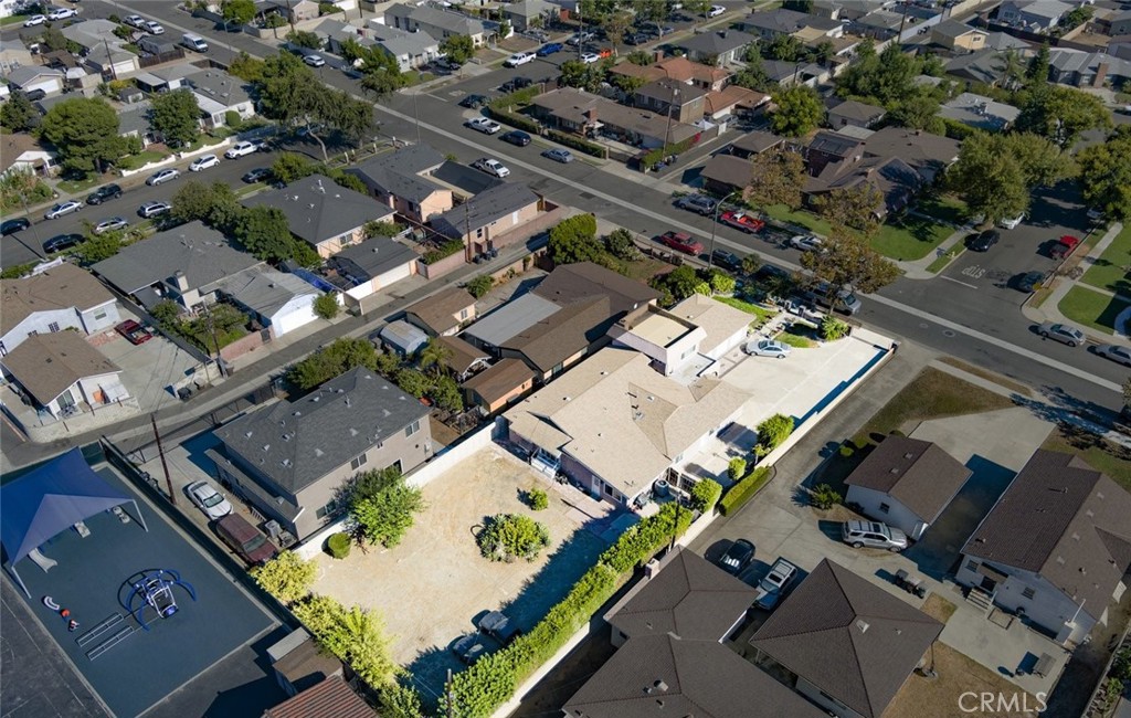 625 W La Verne Street