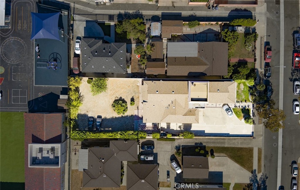 625 W La Verne Street