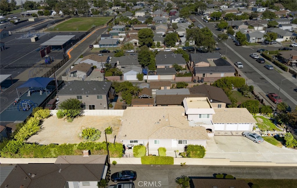 625 W La Verne Street