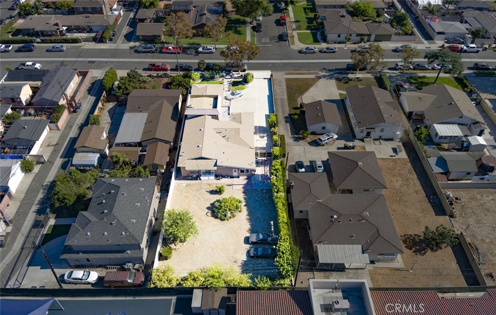 625 W La Verne Street