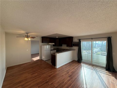 Photo of 400 N Hobart Boulevard #301, Los Angeles, CA 90004 (MLS # AR25280944)