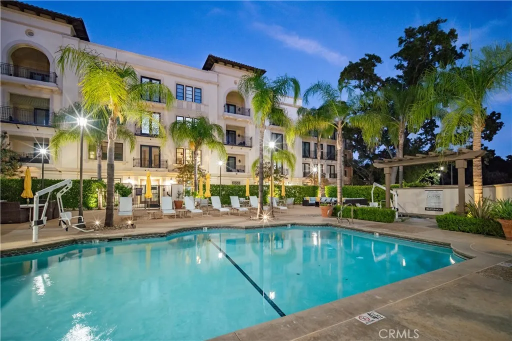 Calabasas, California 91302, United States, 2 Bedrooms Bedrooms, ,3 BathroomsBathrooms,Residential,Active,197681