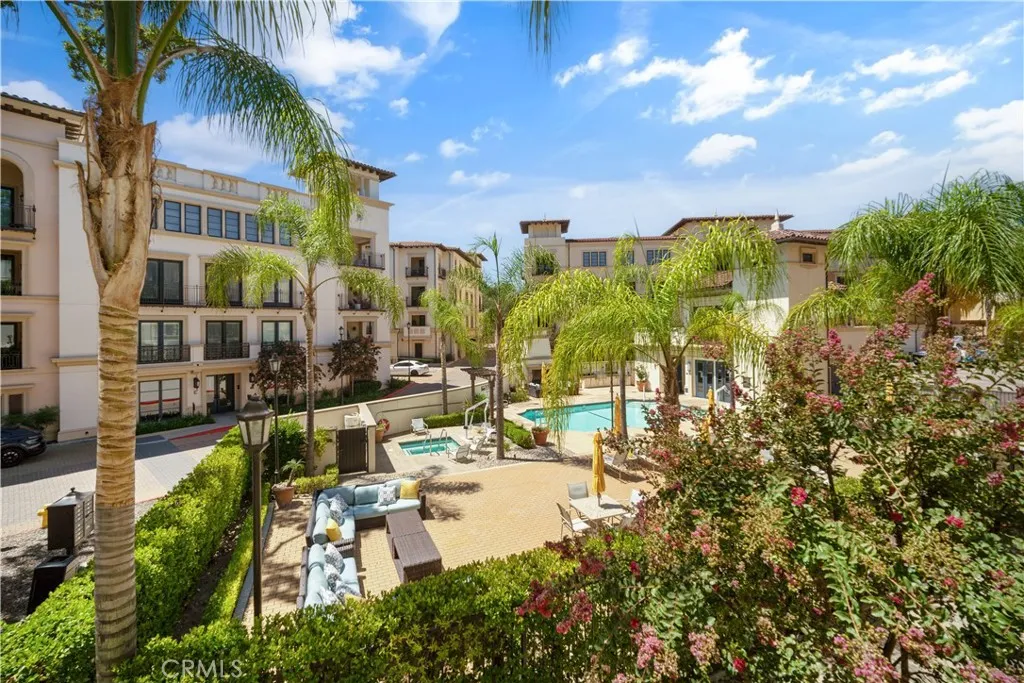 Calabasas, California 91302, United States, 2 Bedrooms Bedrooms, ,3 BathroomsBathrooms,Residential,Active,197681