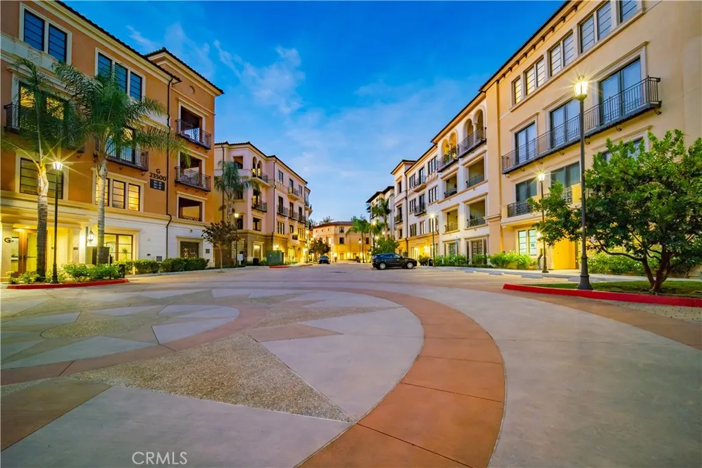 Calabasas, California 91302, United States, 2 Bedrooms Bedrooms, ,3 BathroomsBathrooms,Residential,Active,197681