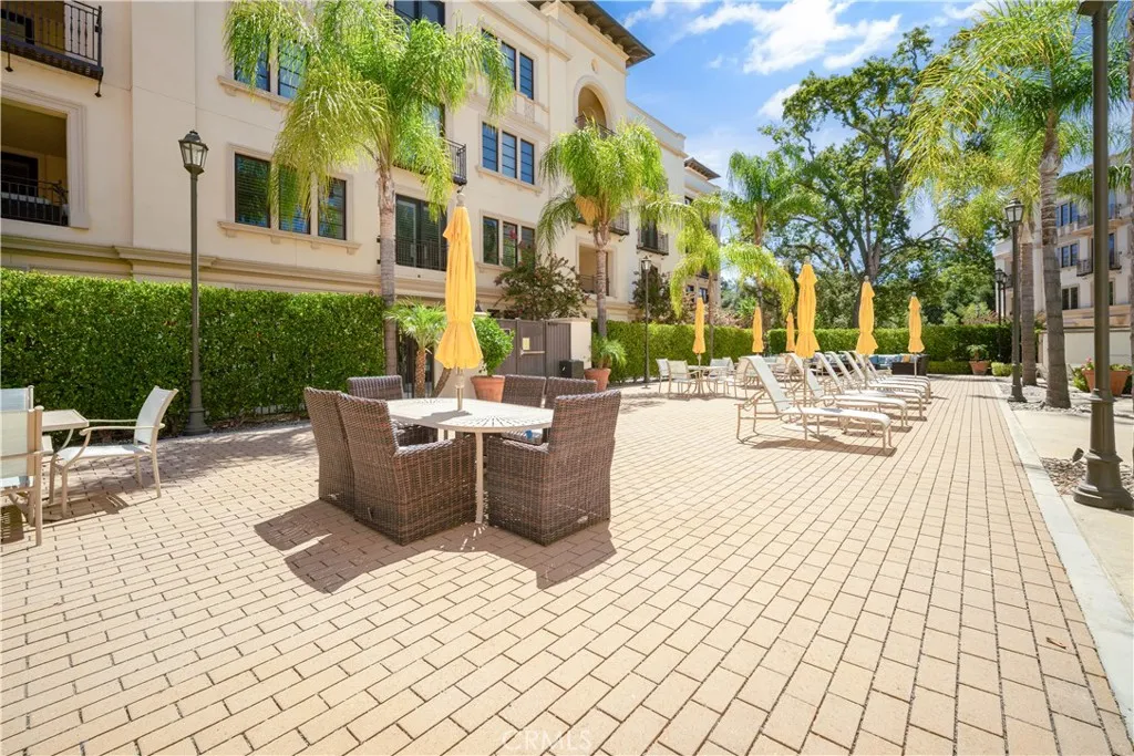 Calabasas, California 91302, United States, 2 Bedrooms Bedrooms, ,3 BathroomsBathrooms,Residential,Active,197681