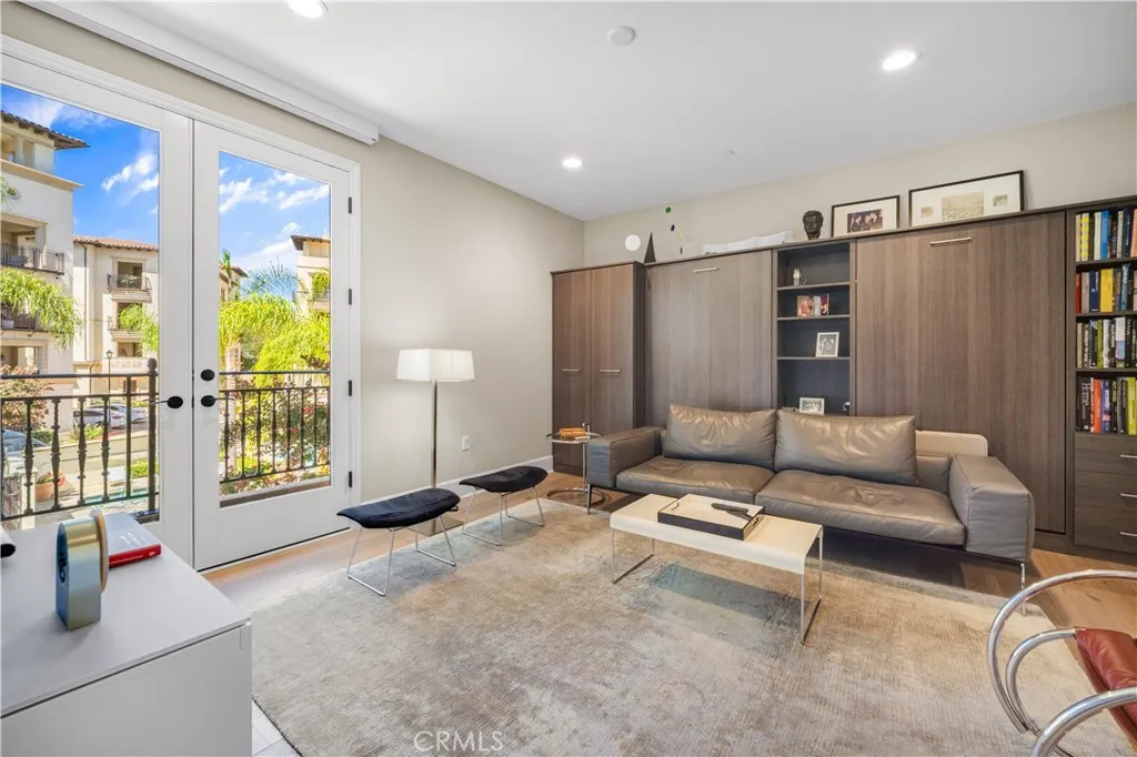 Calabasas, California 91302, United States, 2 Bedrooms Bedrooms, ,3 BathroomsBathrooms,Residential,Active,197681