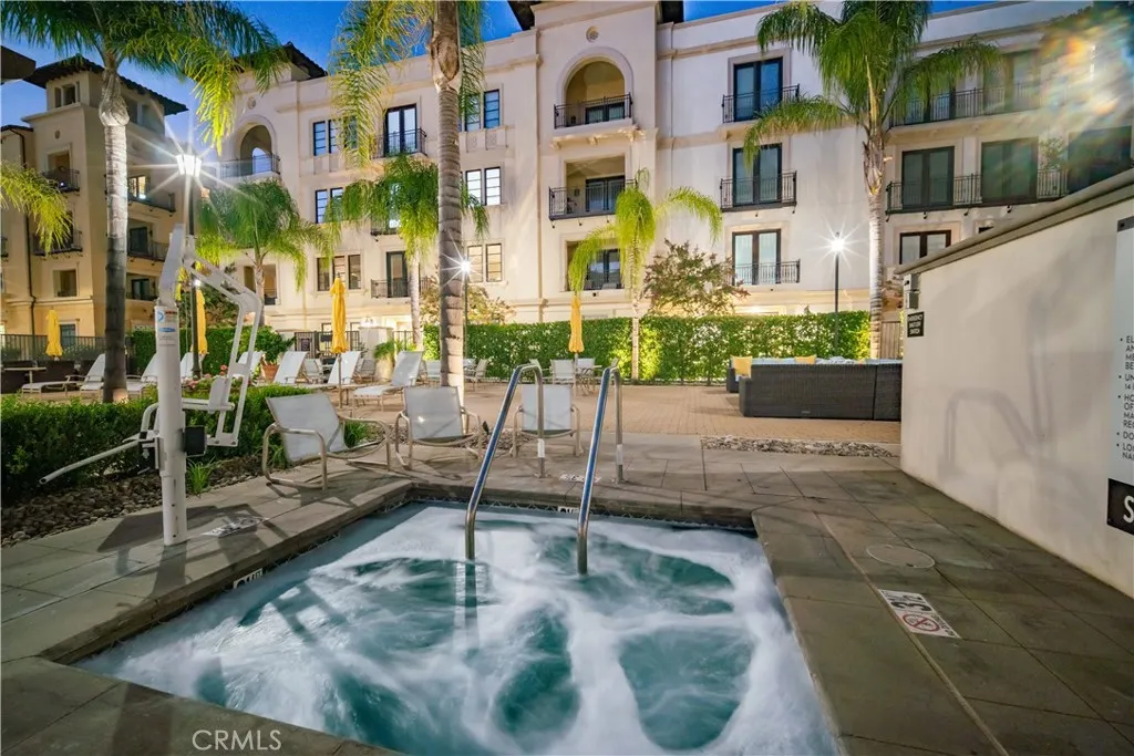 Calabasas, California 91302, United States, 2 Bedrooms Bedrooms, ,3 BathroomsBathrooms,Residential,Active,197681