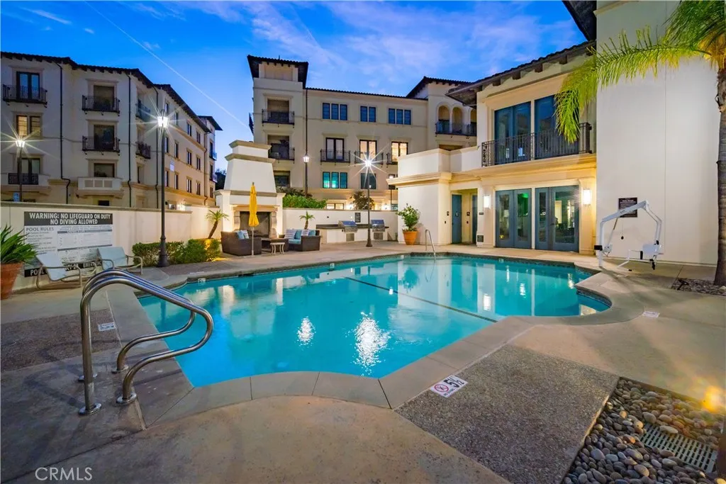 Calabasas, California 91302, United States, 2 Bedrooms Bedrooms, ,3 BathroomsBathrooms,Residential,Active,197681