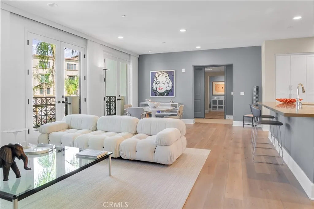 Calabasas, California 91302, United States, 2 Bedrooms Bedrooms, ,3 BathroomsBathrooms,Residential,Active,197681