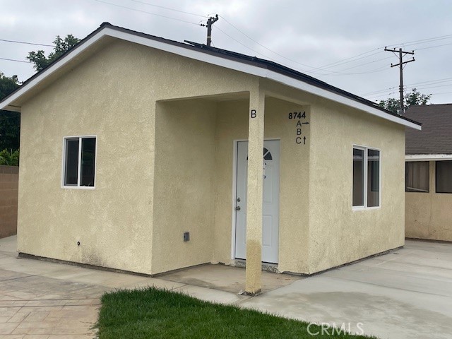 Brand new ADU just built in 2025. This is a 3 bedrooms and 2 full bath 1200 sqft. There is 2 parking spaces in front of the house. This is house is in the school district of Oxford Academy and close to FWY and shopping centers.