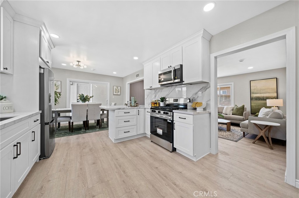 1404 E Louisa Avenue