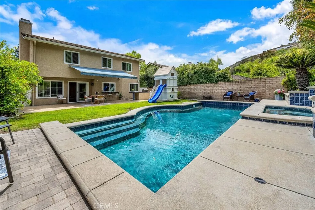 West Hills, California 91307, United States, 3 Bedrooms Bedrooms, ,3 BathroomsBathrooms,Residential,Active,173118