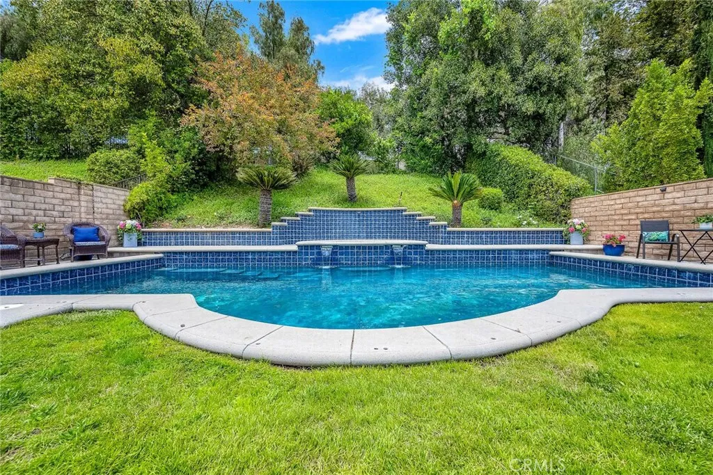 West Hills, California 91307, United States, 3 Bedrooms Bedrooms, ,3 BathroomsBathrooms,Residential,Active,173118