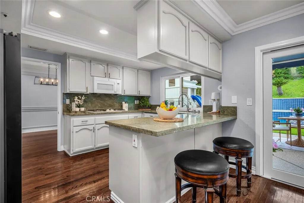 West Hills, California 91307, United States, 3 Bedrooms Bedrooms, ,3 BathroomsBathrooms,Residential,Active,173118