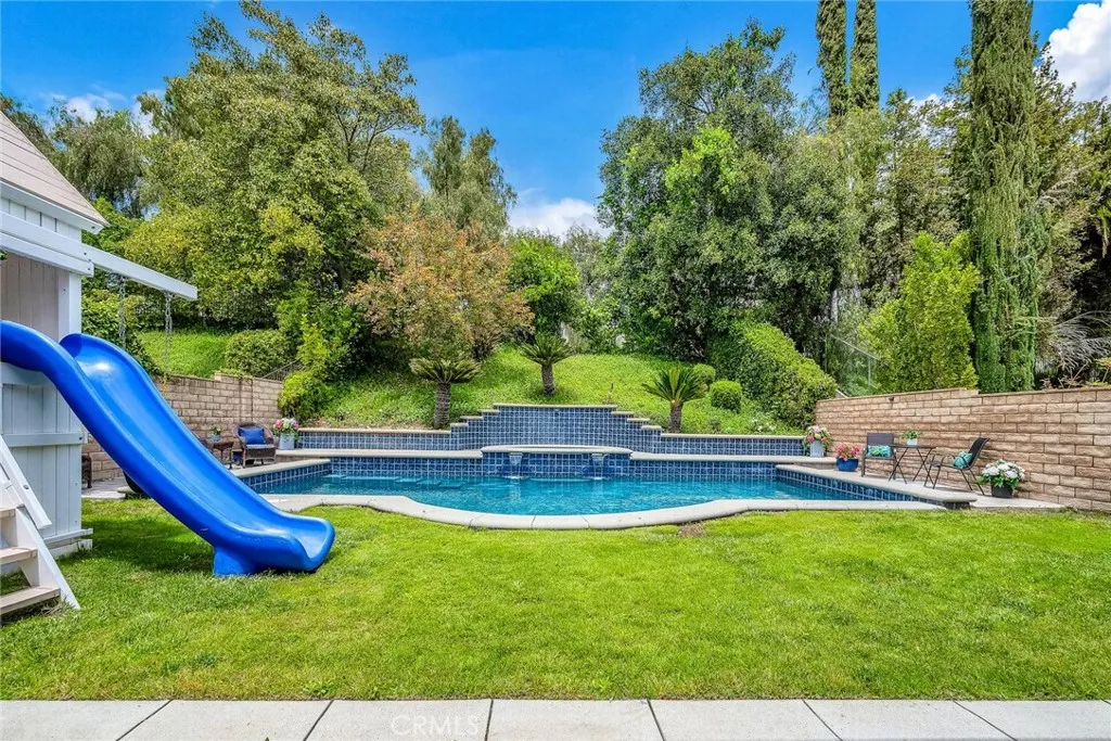 West Hills, California 91307, United States, 3 Bedrooms Bedrooms, ,3 BathroomsBathrooms,Residential,Active,173118