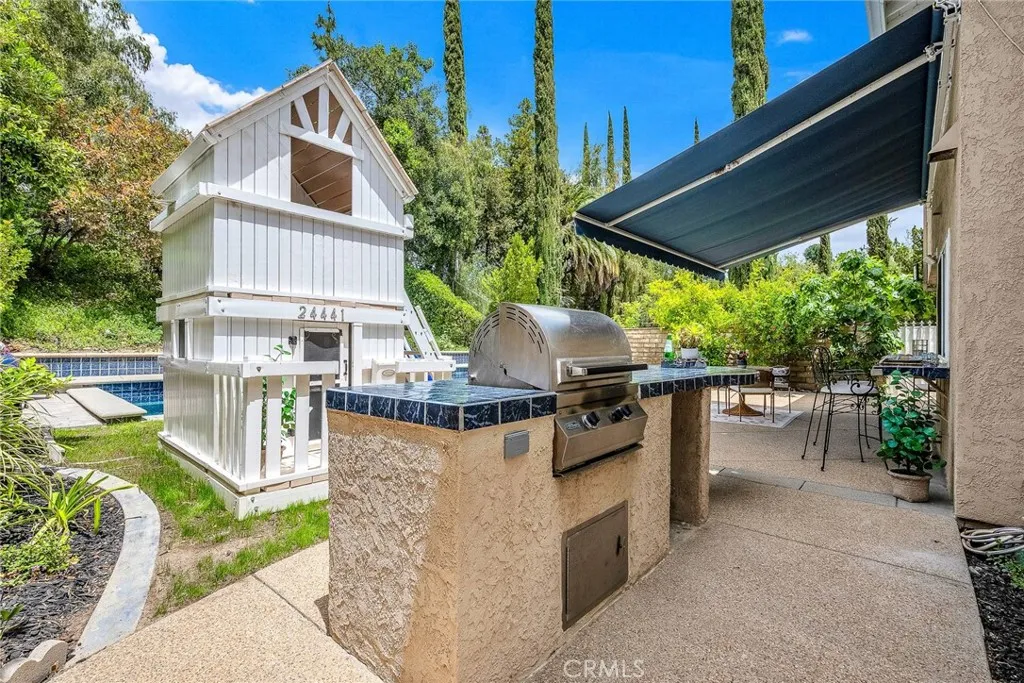 West Hills, California 91307, United States, 3 Bedrooms Bedrooms, ,3 BathroomsBathrooms,Residential,Active,173118