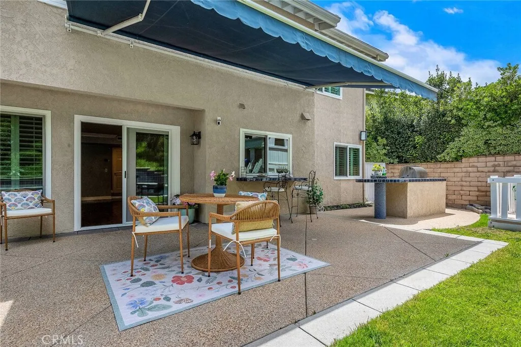 West Hills, California 91307, United States, 3 Bedrooms Bedrooms, ,3 BathroomsBathrooms,Residential,Active,173118