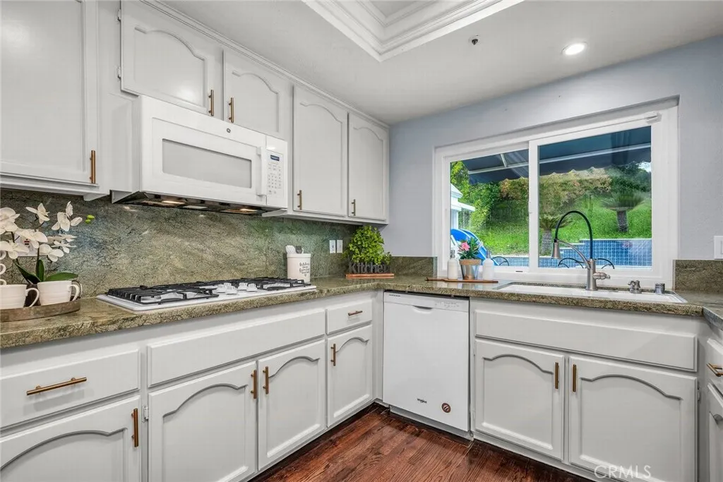 West Hills, California 91307, United States, 3 Bedrooms Bedrooms, ,3 BathroomsBathrooms,Residential,Active,173118