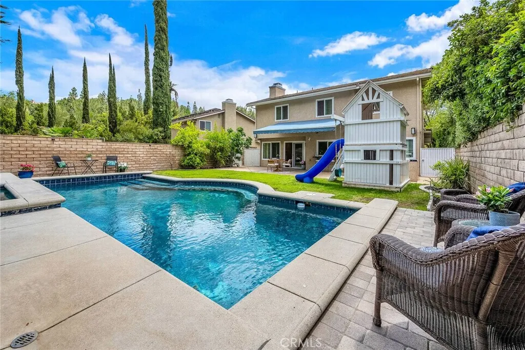 West Hills, California 91307, United States, 3 Bedrooms Bedrooms, ,3 BathroomsBathrooms,Residential,Active,173118