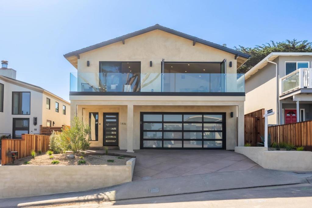 146 Seafoam Avenue