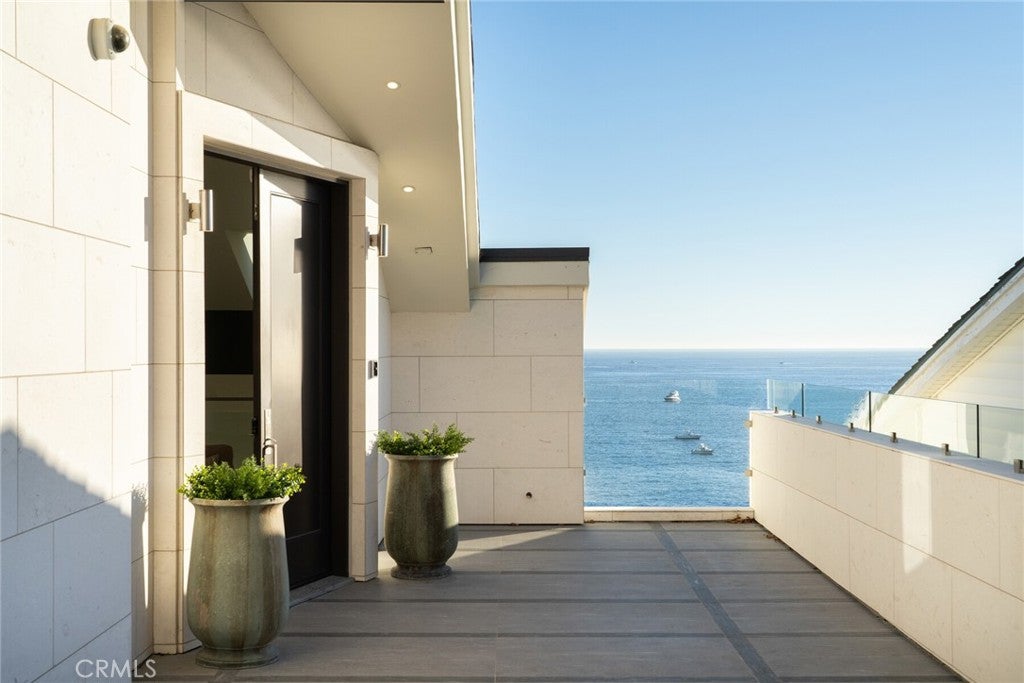 33 Bay Drive