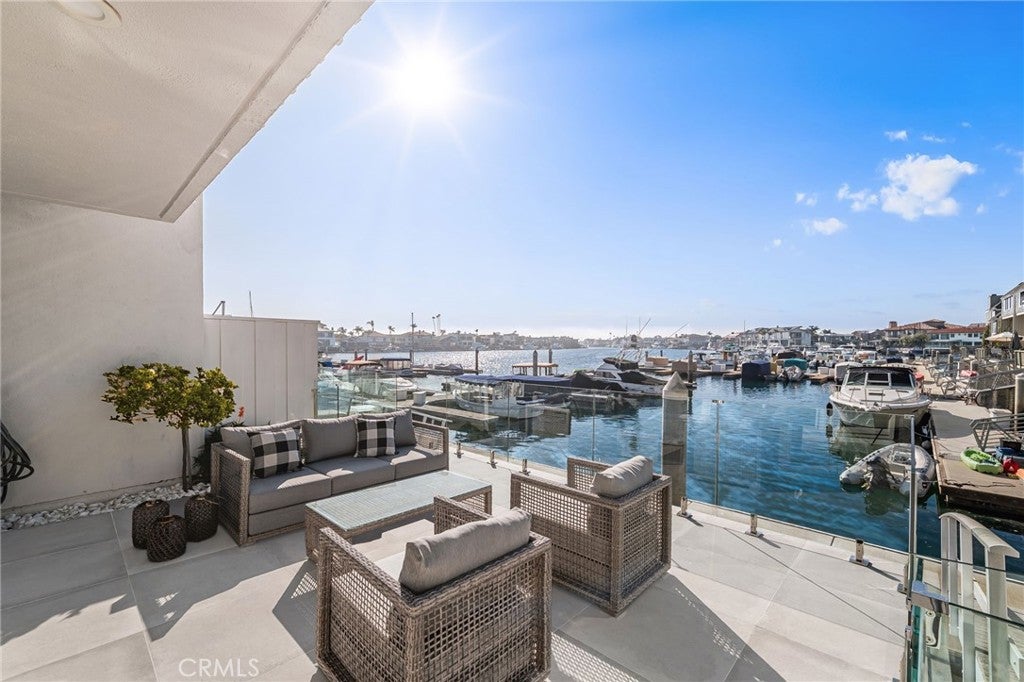 16435 Harbour Lane 13, Huntington Beach CA 92649