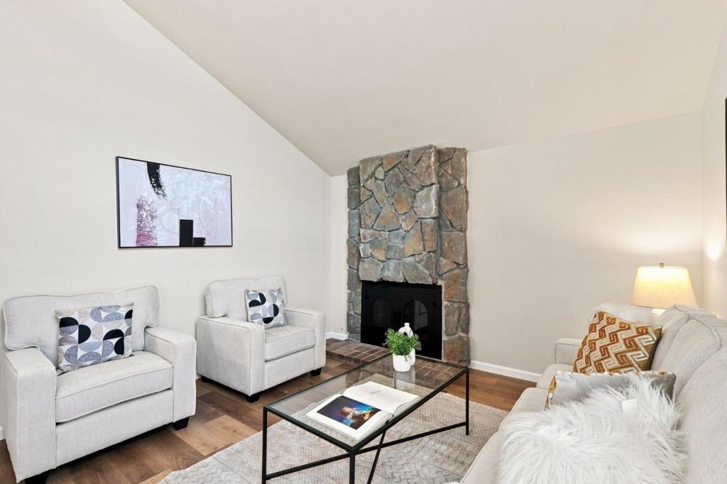 428 Saddlebrook Lane