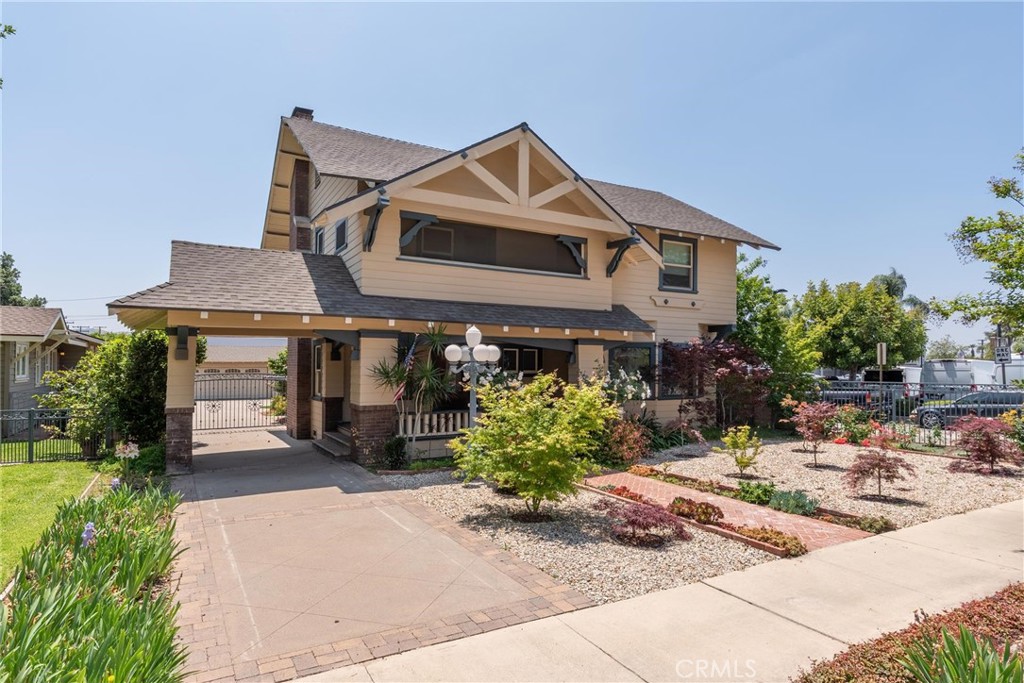 128 E Navilla Place