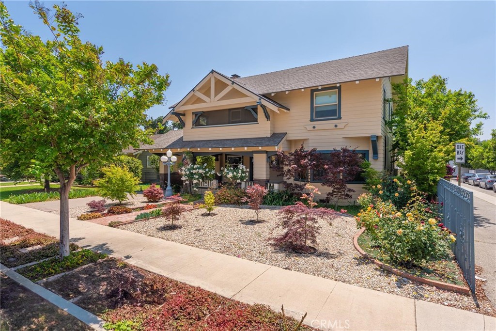 128 E Navilla Place