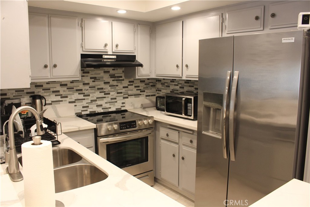 Wilshire Westmont - Residential