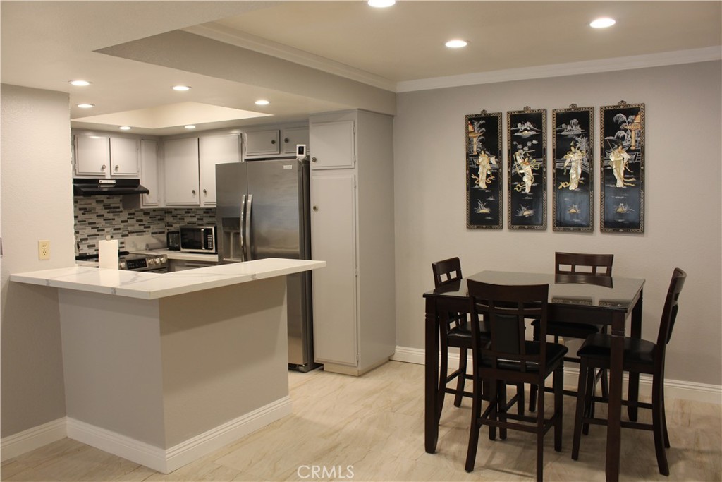 Wilshire Westmont - Residential