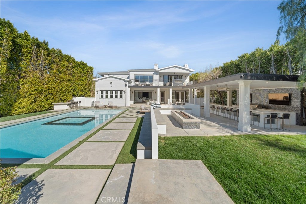17528 Jayden Lane