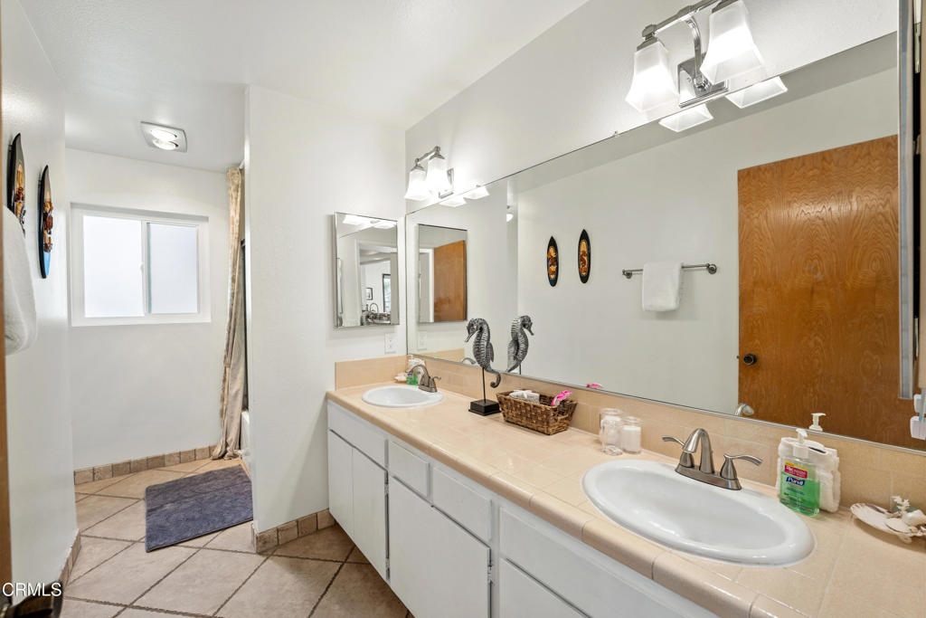 Oxnard, California, 93035, United States, 4 Bedrooms Bedrooms, ,2 BathroomsBathrooms,Residential,Active,2038941