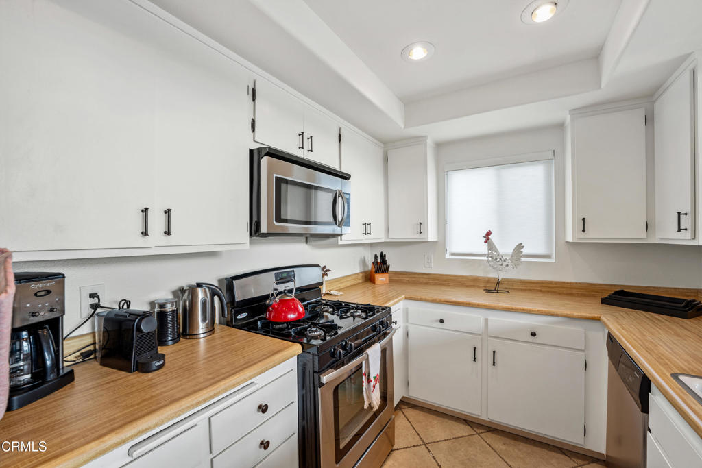 Oxnard, California, 93035, United States, 4 Bedrooms Bedrooms, ,2 BathroomsBathrooms,Residential,Active,2038941