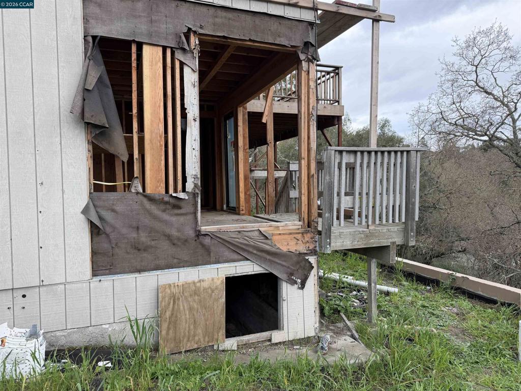 3314 3314 Woodview Dr