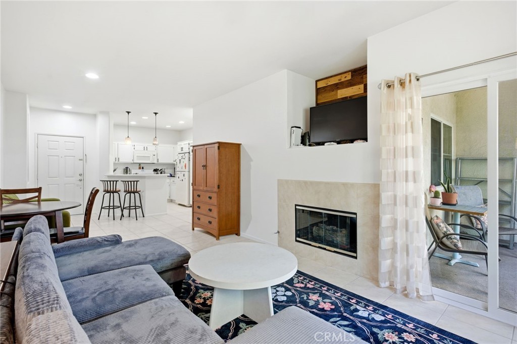 Properties 3 26450 Arboretum 1006