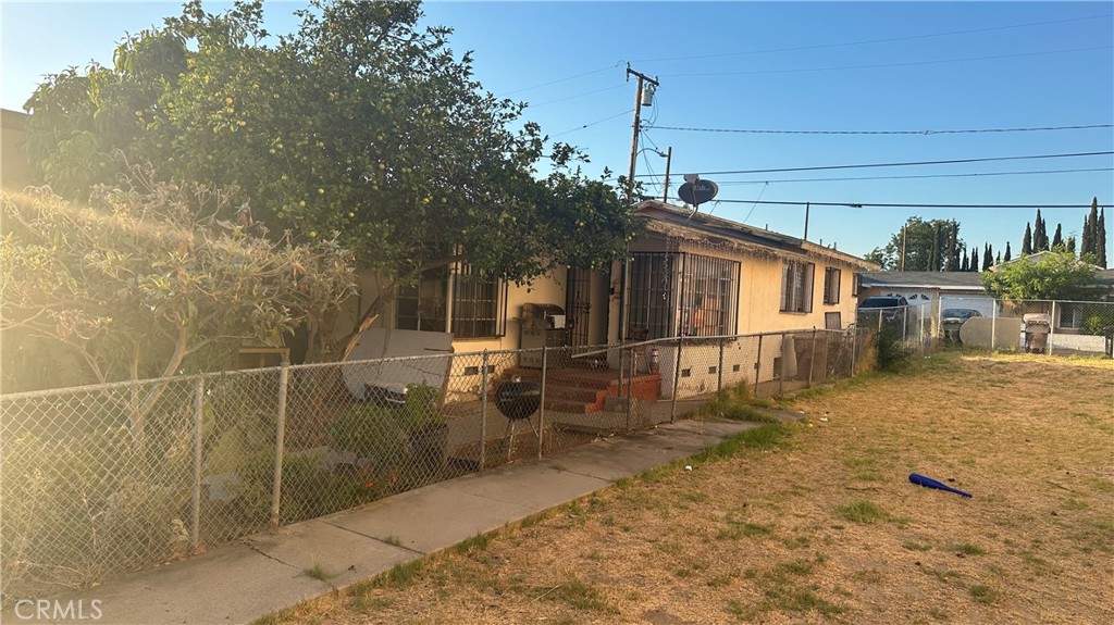 317 W Santa Fe Avenue