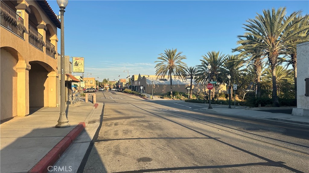 317 W Santa Fe Avenue