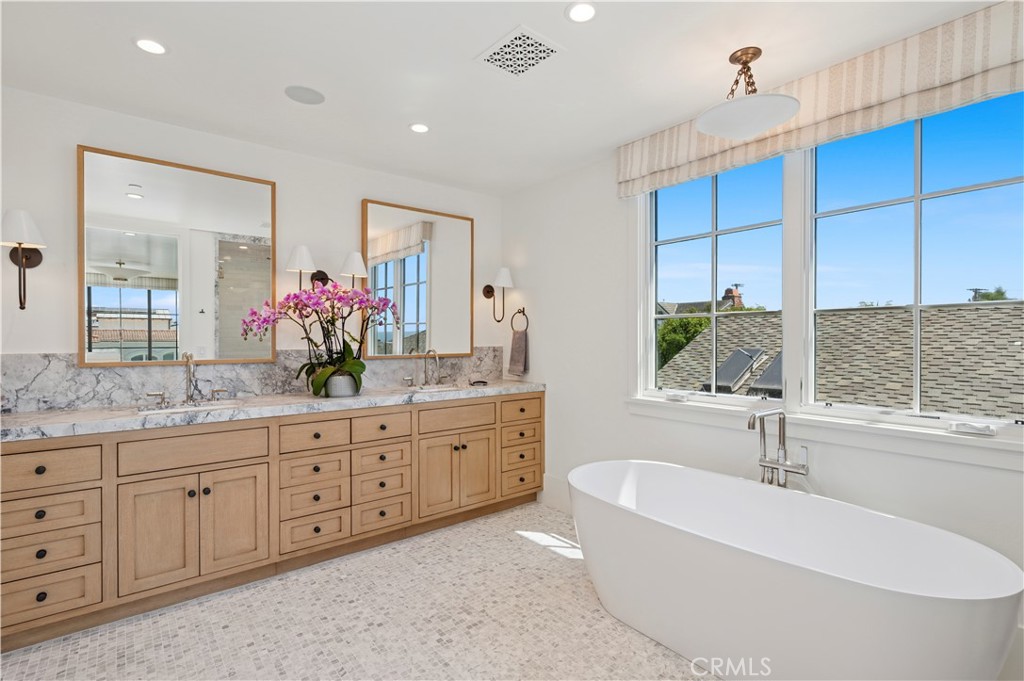 Corona del Mar South of PCH (CDMS) - Residential Lease