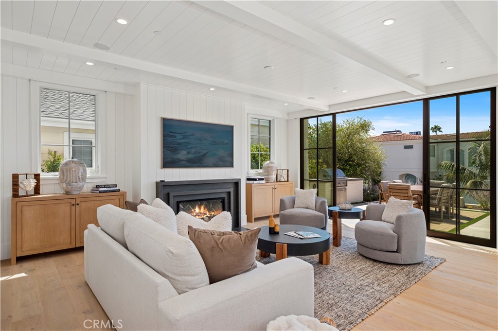 Corona del Mar South of PCH (CDMS) - Residential Lease
