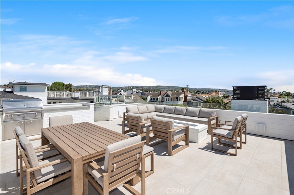 Corona del Mar South of PCH (CDMS) - Residential Lease