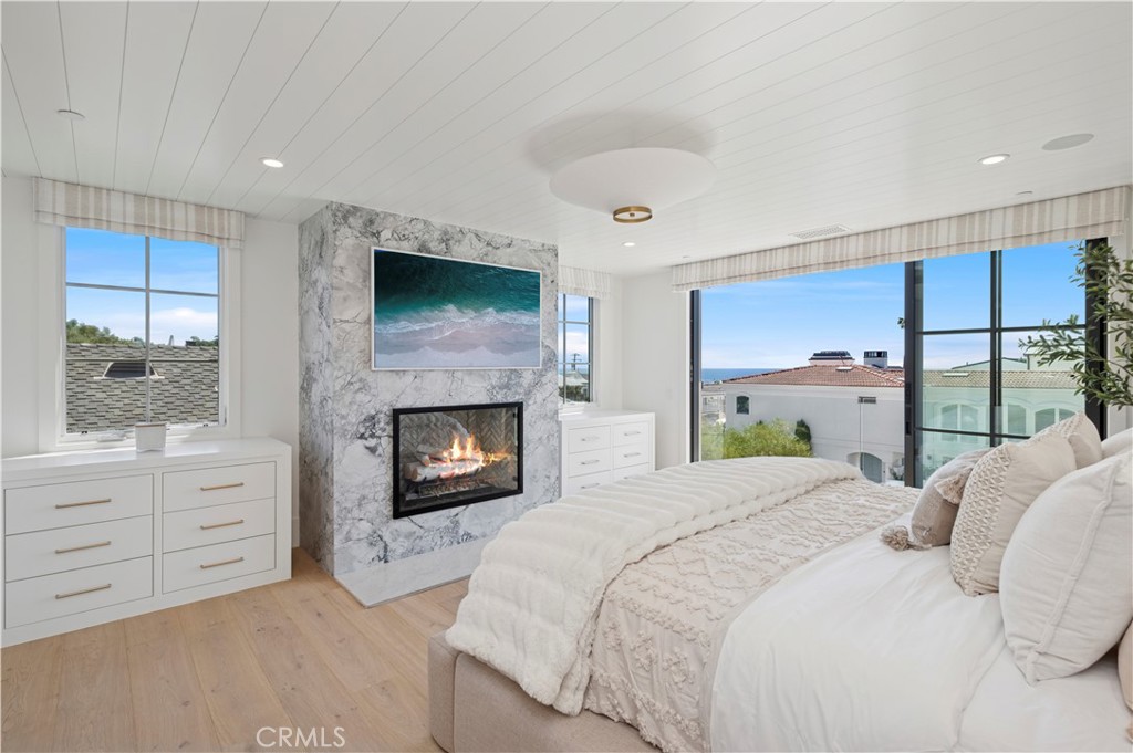 Corona del Mar South of PCH (CDMS) - Residential Lease
