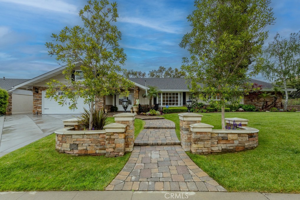 1448 W Domingo Road