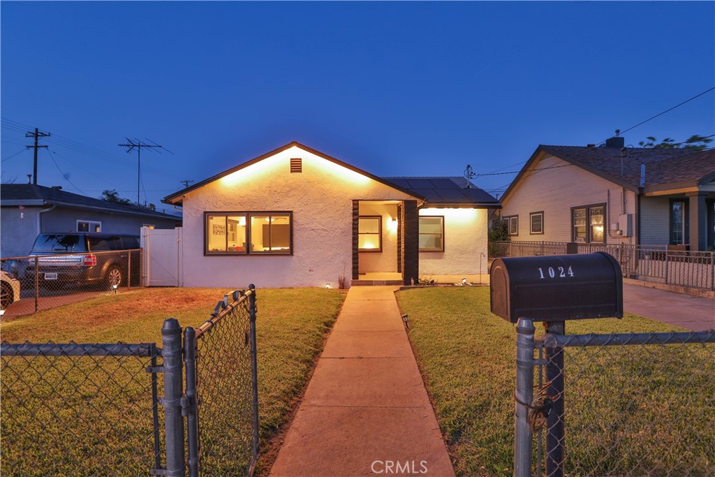 1024 Lawton