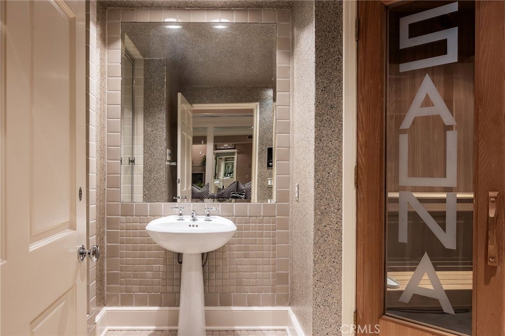 3 Weybridge Court, Newport Beach CA 92660 - Photo 32