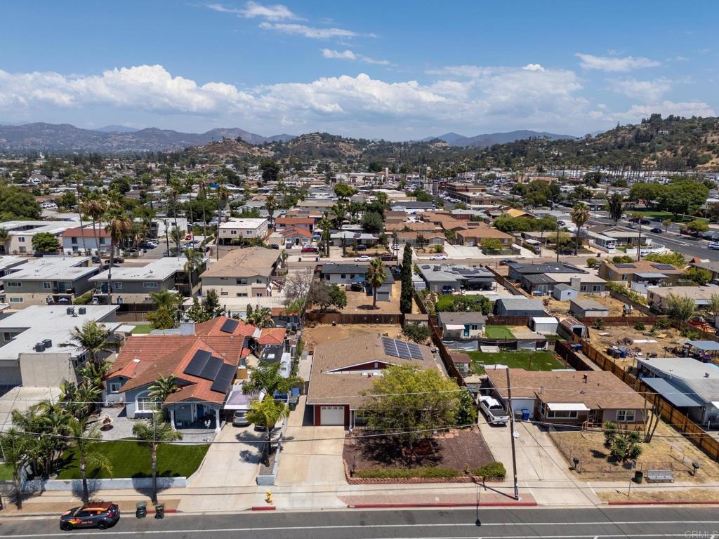 1045 S Magnolia AVE