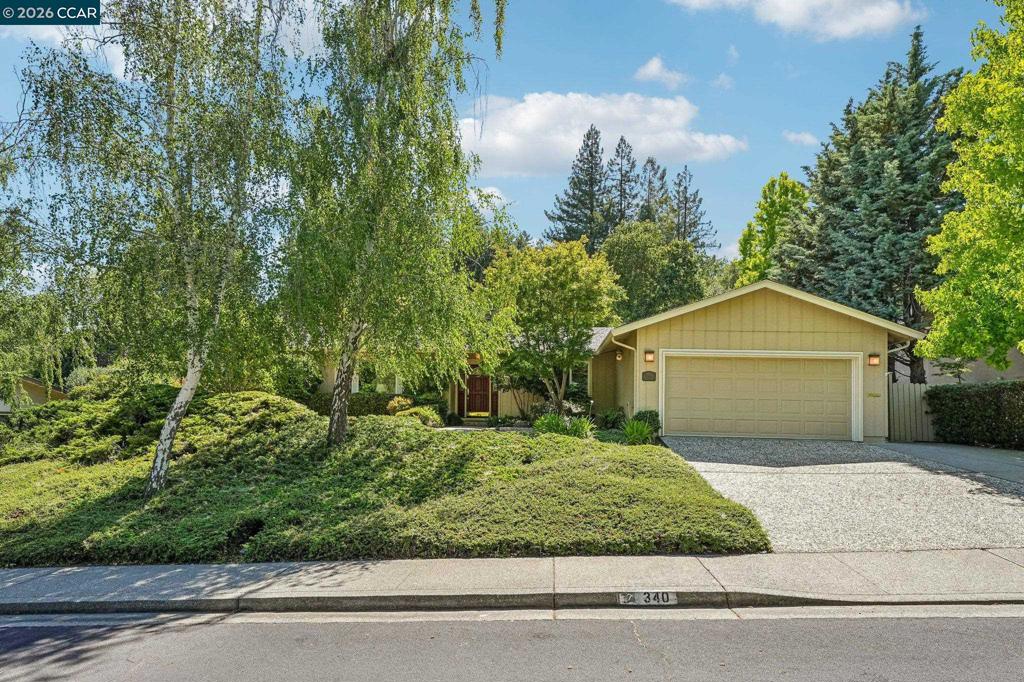 340 Donald Dr DR, Moraga CA 94556