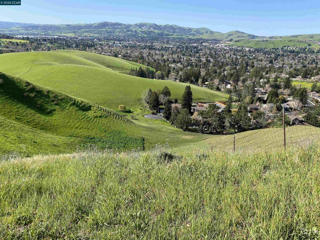 2490 Tassajara Ln