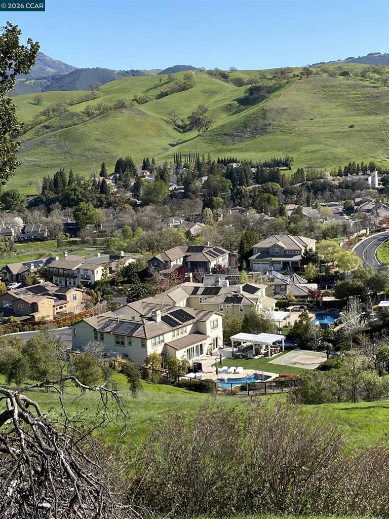 2490 Tassajara Ln