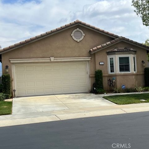 Photo of 188 Canary Crk, Beaumont, CA 92223 (MLS # IG26072683)